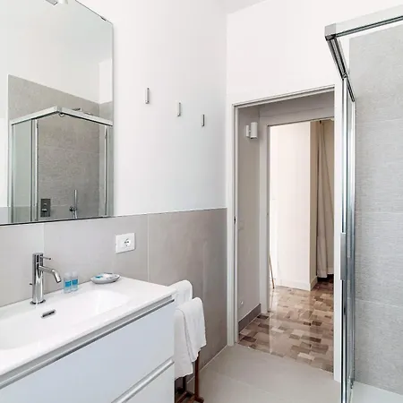 Apartment Ria By Quokka 360 - In The Centre Of Como